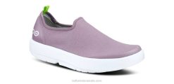 Mauve OOFOS Women's OOmg eeZee Low Shoe 404R87